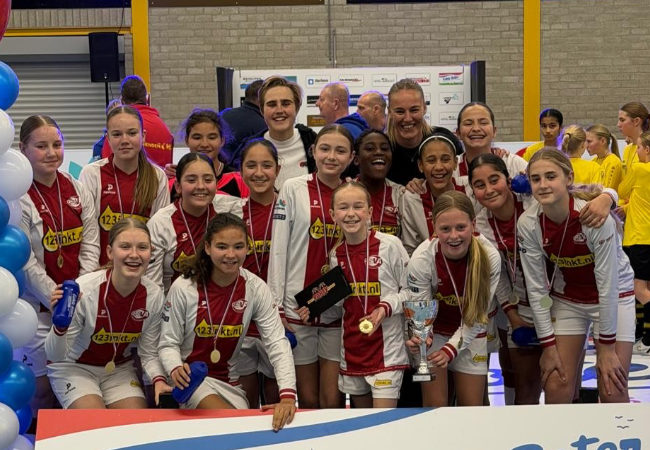 SVA MO13-1 wint toernooi in Akersloot