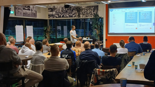 Grote opkomst bij de KNVB Rinus-scholing